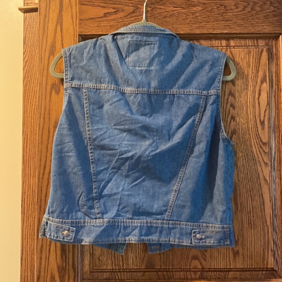 *3 for $30* Desert West Jean jacket vest, NWT - Picture 2 of 6